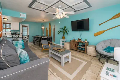 Photo 3 - Gone Coastal |Pools|Mini Golf| Sleeps 5