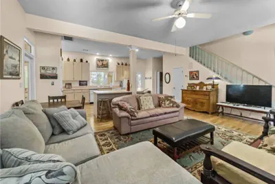 Photo 4 - The Pink House | Sleeps 12 | 2-minute walk from Seaside/Beach