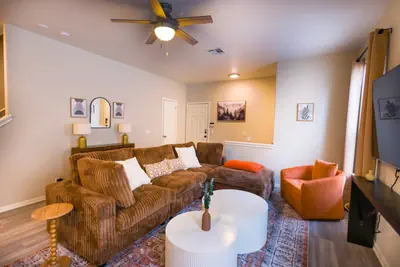Photo 4 - Pet-Friendly, Patio, Games & Near Sixth Street