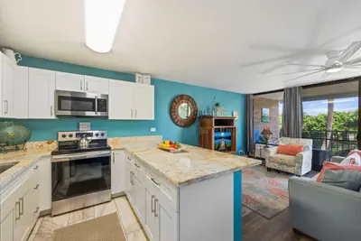 Photo 4 - Gorgeous Remodel, BEST location! KAKC206