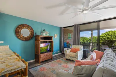 Photo 3 - Gorgeous Remodel, BEST location! KAKC206