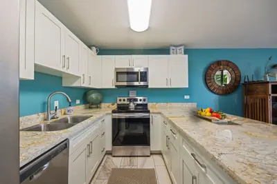 Photo 5 - Gorgeous Remodel, BEST location! KAKC206