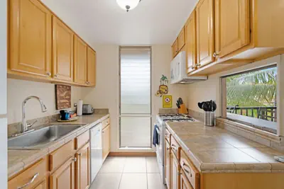 Photo 5 - Relaxing and Peaceful Condo, Walk to Beach! KTP302
