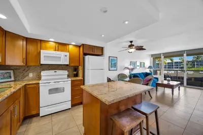 Photo 2 - Sleeps 4 Adults | Sunset Views | Steps to the Beach MBH306