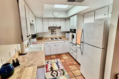 Photo 4 - 2BR/2BA Pool Pad: Sun Dazed Vibe