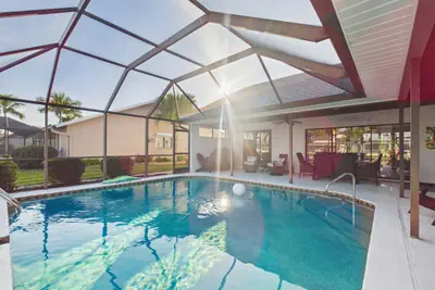 Photo 4 - Villa Rosegarden Oasis with Boat Rental Option