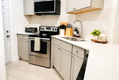 Photo 3 - Casa Tropica Escape | 2BR Near Beach & Airport