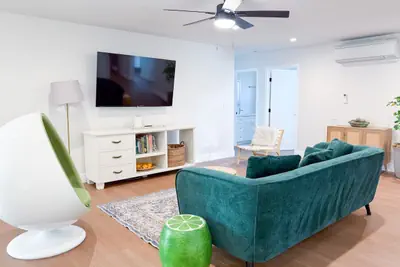 Photo 4 - Lime Light La Mesa New 4BR 3BA, Group Friendly