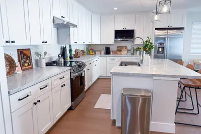 Photo 5 - Lime Light La Mesa New 4BR 3BA, Group Friendly