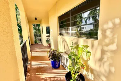 Photo 4 - Sunset Oasis - 2Br Beach Front Condo