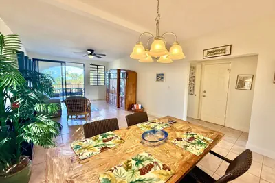 Photo 3 - Sunset Oasis - 2Br Beach Front Condo