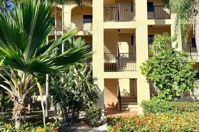 Photo 5 - Sunset Oasis - 2Br Beach Front Condo