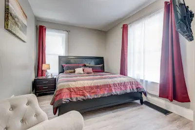 Photo 4 - 94 Walk Score | Capitol Hill Denver | New King Bed