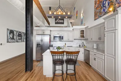 Photo 4 - Downtown Denver Luxury Art Loft | The Elevated Gallery