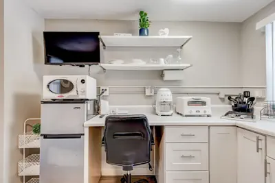 Photo 4 - Boutique Studio in Olde Town | Walk to Light Rail