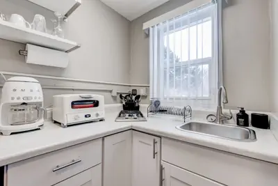 Photo 5 - Boutique Studio in Olde Town | Walk to Light Rail