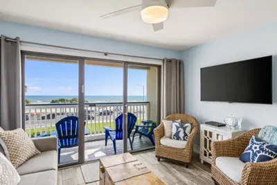 Photo 4 - Sandy Seashore Solace (Casa Del Mar #303)