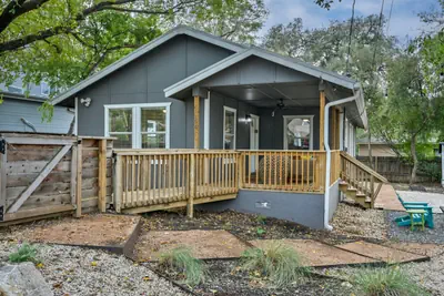 Photo 5 - Oak Grove Bungalow