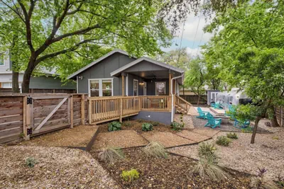 Photo 3 - Oak Grove Bungalow