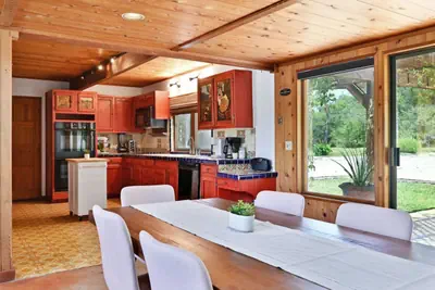 Photo 5 - Road Runner Lodge