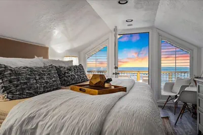 Photo 5 - 'Horizon Haven' - Beachfront Escape!