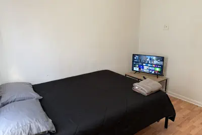 Photo 4 - Private house with 4 bedrooms 2 bathrooms, NYC direct bus 1 block away, MetLife Stadium FIFA World Cup 30 minutes away