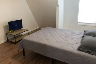 Photo 4 - Private apartment with 3 bedrooms and 1 bathroom near Newark International Airport EWR and New York City, MetLife Stadium FIFA World Cup 20 minutes away