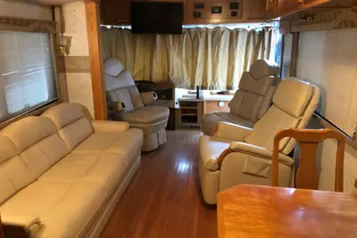 Photo 2 - Private 1-bedroom RV, direct bus to NYC Manhattan only 2 blocks away, MetLife Stadium FIFA World Cup 25 minutes away