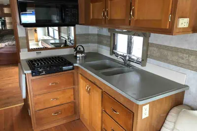 Photo 4 - Private 1-bedroom RV, direct bus to NYC Manhattan only 2 blocks away, MetLife Stadium FIFA World Cup 25 minutes away