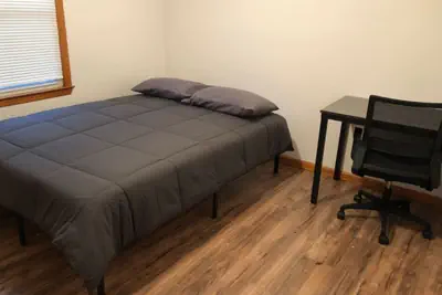 Photo 5 - Private house with 4 bedrooms and 2 bathrooms, direct NYC Manhattan train only 10 minute walk away