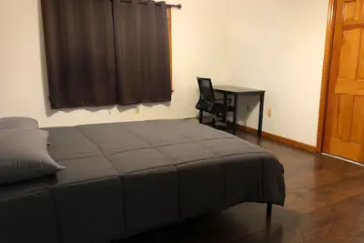 Photo 4 - Private house with 4 bedrooms and 2 bathrooms, direct NYC Manhattan train only 10 minute walk away