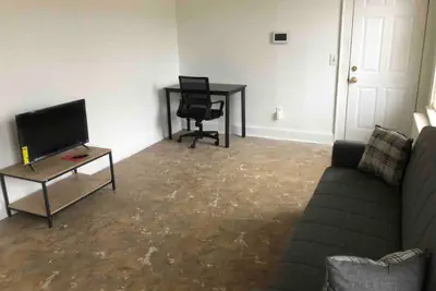 Photo 2 - Spacious and bright 2-bedroom apartment with 1-bathroom and private street entrance, MetLife Stadium FIFA World Cup 25 minutes away