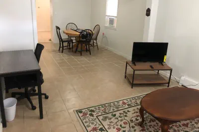Photo 4 - Private 3 bedroom and 1 bathroom house, direct NYC Manhattan train a 15 minute walk away, MetLife Stadium FIFA World Cup 35 minutes away
