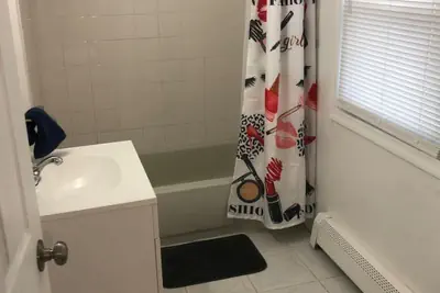 Photo 5 - Private 3 bedroom and 1 bathroom house, direct NYC Manhattan train a 15 minute walk away, MetLife Stadium FIFA World Cup 35 minutes away