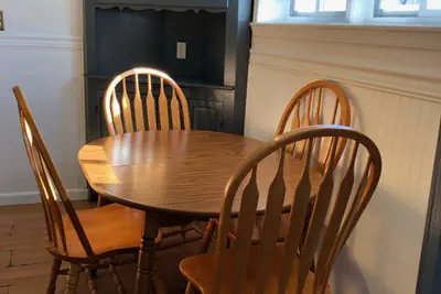 Photo 2 - Private house with 3 bedrooms and 1 bathroom, free parking, convenient to NYC Manhattan bus and train, MetLife Stadium FIFA World Cup 35 minutes away
