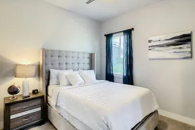 Photo 4 - Luxury Resort Style Condo Near Disney-103