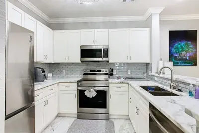 Photo 4 - Luxury Modern 3BR Near Disney