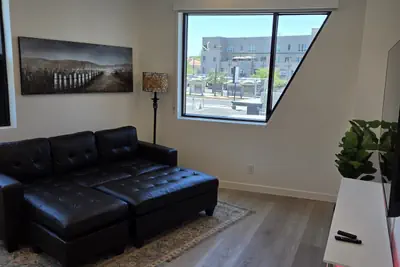 Photo 5 - Rustic Urban Retreat