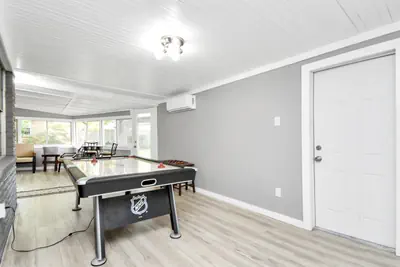Photo 2 - Cozy 3-GameDen Escape•HSWifi•Aprox 10Min to NRG