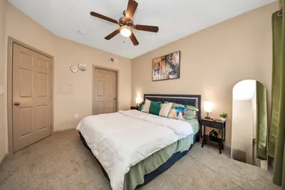 Photo 5 - Grand Abode|Epicenter of Midtown & Downtown