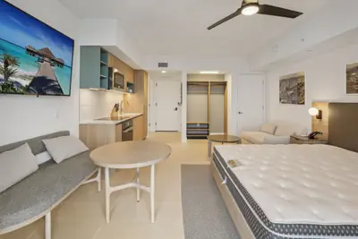 Photo 4 - Stylish Downtown Miami Studio | Bay Views & Prime Location