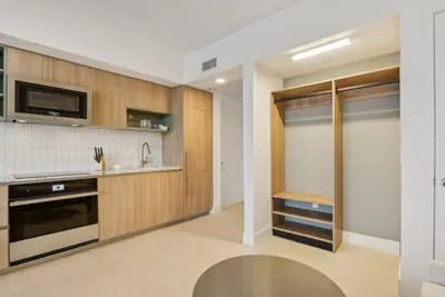 Photo 5 - Stylish Downtown Miami Studio | Bay Views & Prime Location