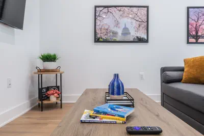 Photo 4 - Modern 2BR Cap Hill Suite - 3 Min walk to Metro!