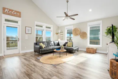 Photo 3 - 1 King, 4 Queens, Pet-Friendly