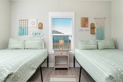 Photo 4 - 3 Bdr/3 Bth, King Bed, No Fees