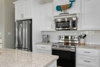 Photo 2 - 3 Bdr/3 Bth, King Bed, No Fees