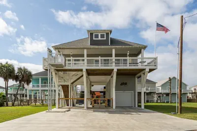Photo 3 - Golf Cart Rental, Playscape, Close to beach
