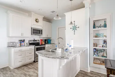 Photo 5 - Gulf Views, Steps to Beach, 2 King Beds, 3Bd/2Bth