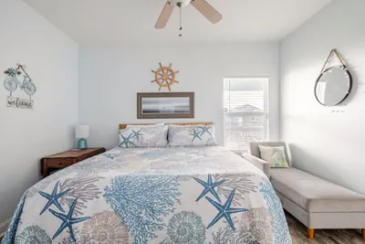 Photo 4 - Gulf Views, Steps to Beach, 2 King Beds, 3Bd/2Bth