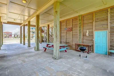 Photo 3 - Gulf Views, Pet Friendly, Deck